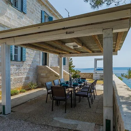 Lighthouse Crna Punta بيت للعطل