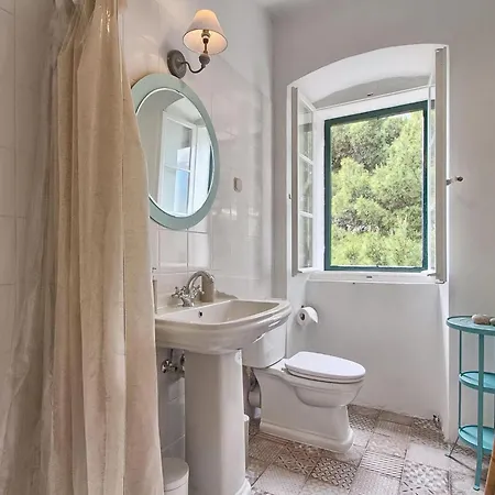 Lighthouse Crna Punta Tatil Evi *