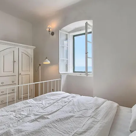 Tatil Evi Lighthouse Crna Punta
