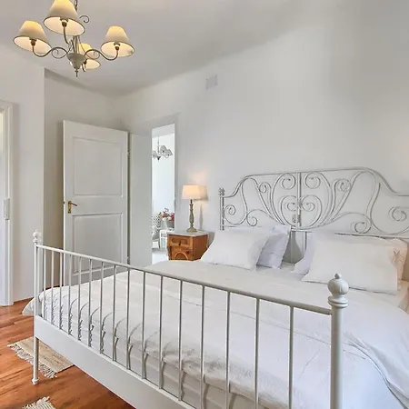 Tatil Evi Lighthouse Crna Punta Brovinje