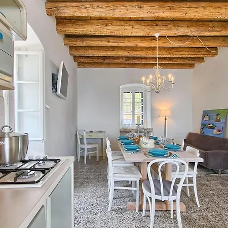 Tatil Evi Lighthouse Crna Punta