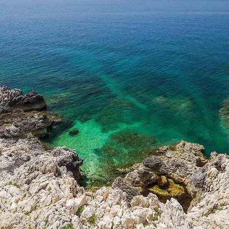 Lighthouse Crna Punta Tatil Evi Brovinje
