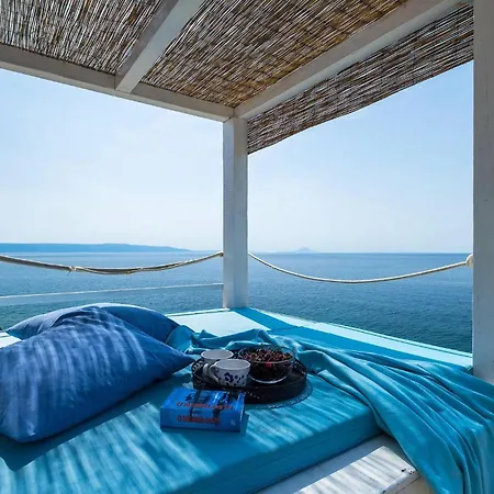 Lighthouse Crna Punta * Brovinje