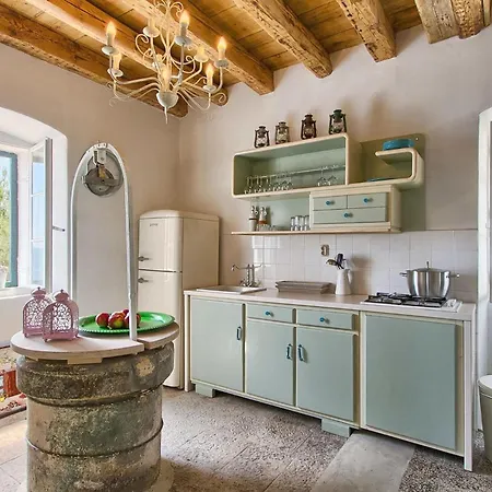 Lighthouse Crna Punta