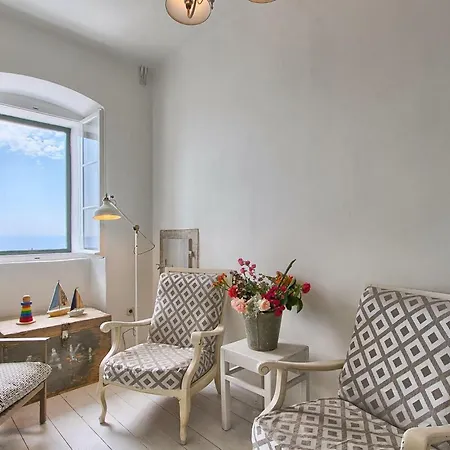 Lighthouse Crna Punta Brovinje