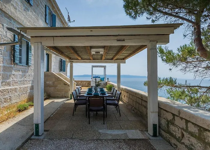 Lighthouse Crna Punta Vikendica *