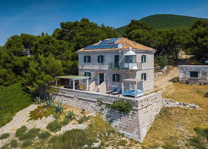 Vikendica Lighthouse Crna Punta *