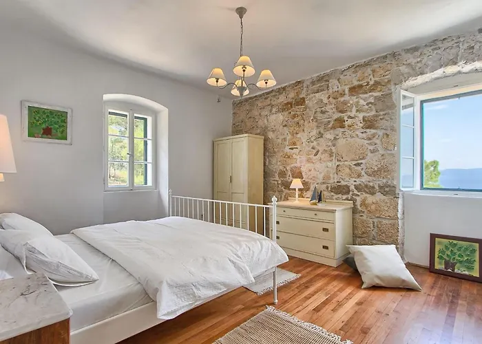 Vikendica Lighthouse Crna Punta Brovinje