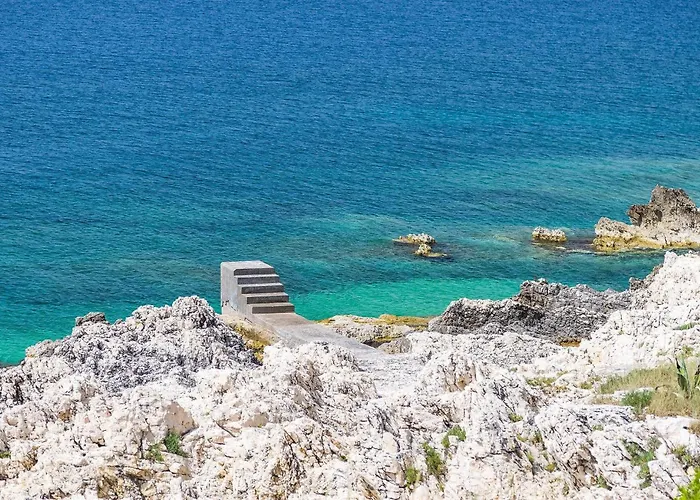 Lighthouse Crna Punta