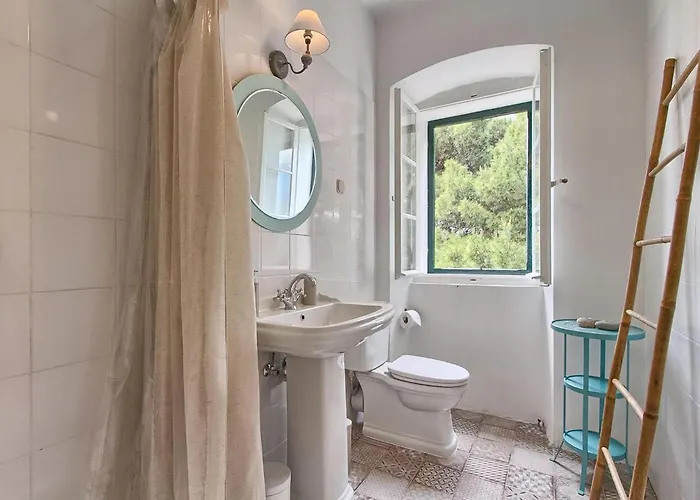 Lighthouse Crna Punta Vikendica *