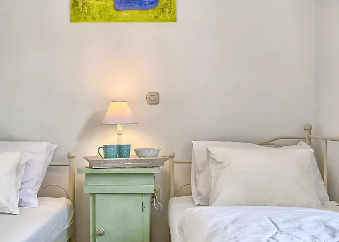 Lighthouse Crna Punta Vikendica