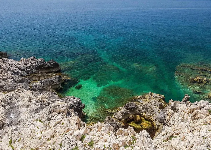 Lighthouse Crna Punta Vikendica Brovinje
