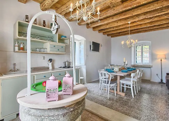 Vikendica Lighthouse Crna Punta Brovinje